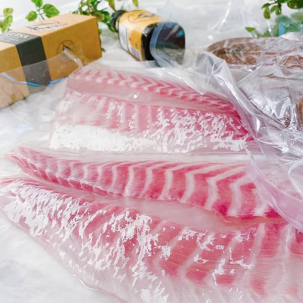 日本本土最西端の海で大切に育てられた「ぶどう真鯛」