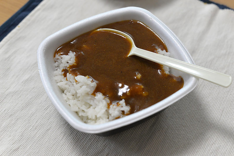 吉野家：スパイシーカレー並　354円（税込み）539キロカロリー