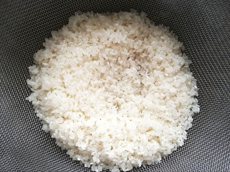 米は洗って水気をしっかり切る