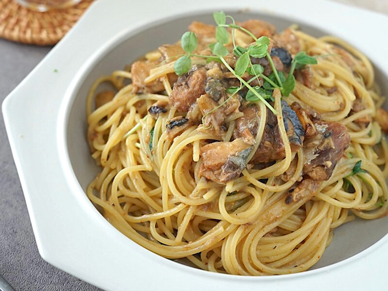 まな板要らず！サバ味噌缶で作る超簡単なペペロンチーノ