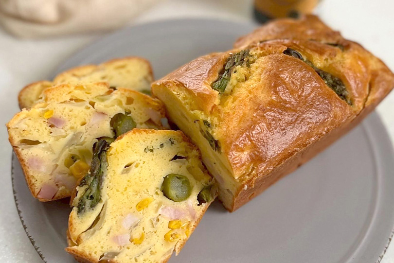塩味のお惣菜ケーキ「ケークサレ」の作り方！オリーブオイルと夏野菜を