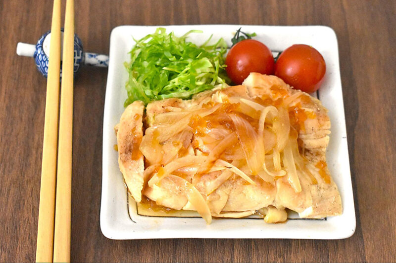 玉ねぎ香るチキンステーキ