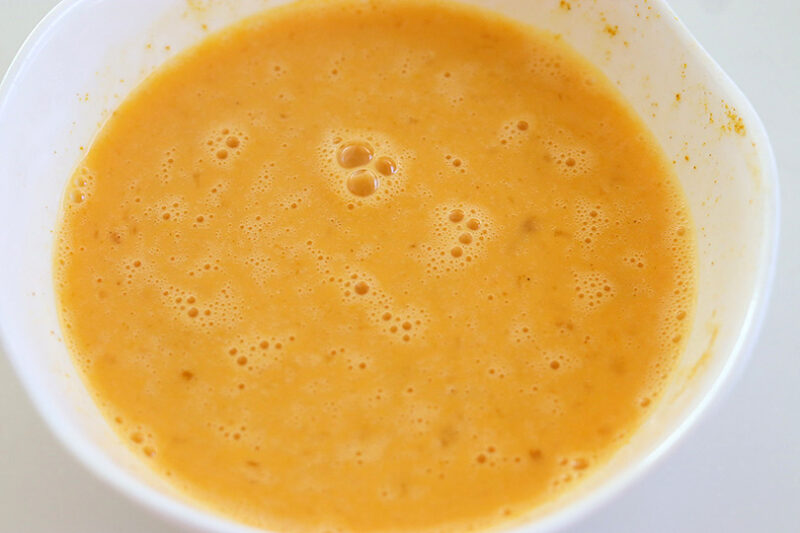 卵、カレー粉、塩、こしょう、ピザ用チーズ