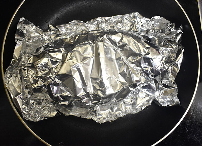アルミホイルなどに包んで焼く