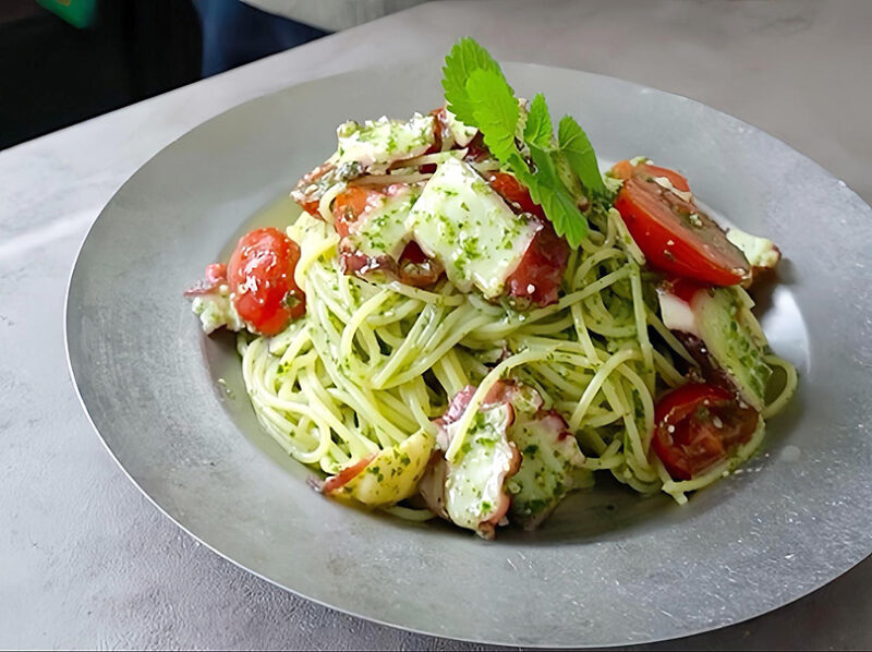 冷静パスタのポイント付き！タコとトマトの冷製ジェノベーゼパスタ