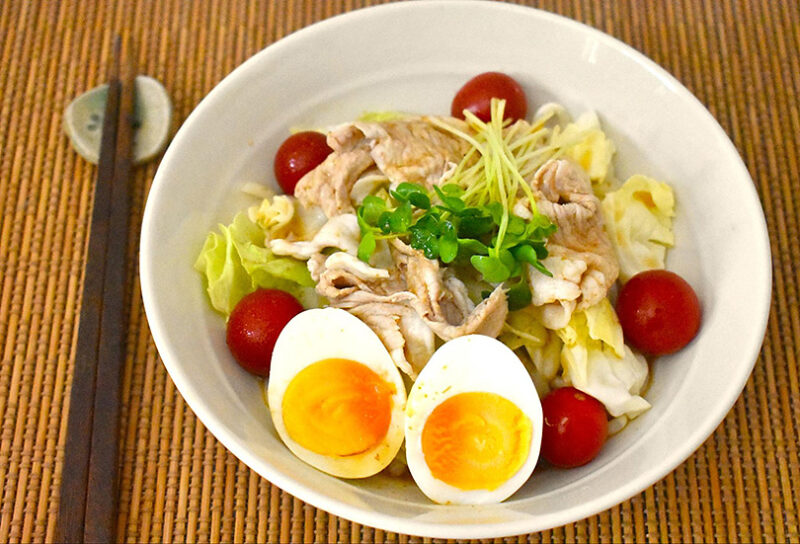 ぶっかけ　梅しそたれのサラダ豚しゃぶうどん