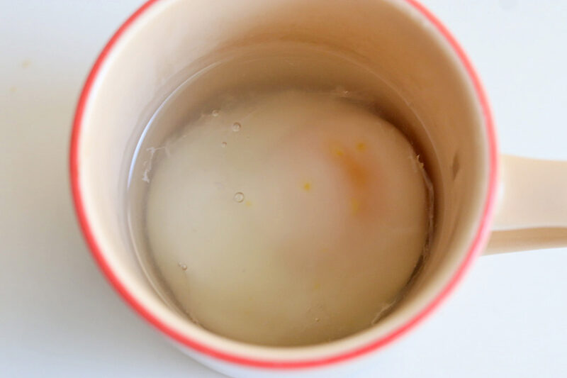 卵黄に2～3カ所穴をあけレンジで加熱