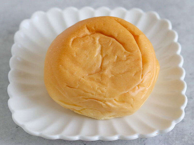 ファミリーマート　冷やして食べるとろけるくりーむパン　カスタード