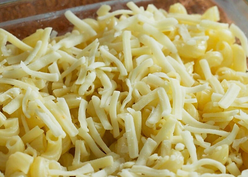 チーズをのせる