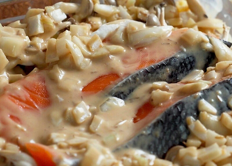 味噌マヨタルタルをかける