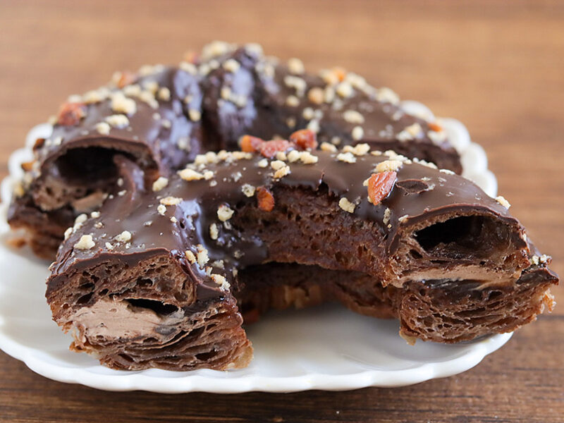 ファミマ トリプルチョコクロワッサンドーナツ