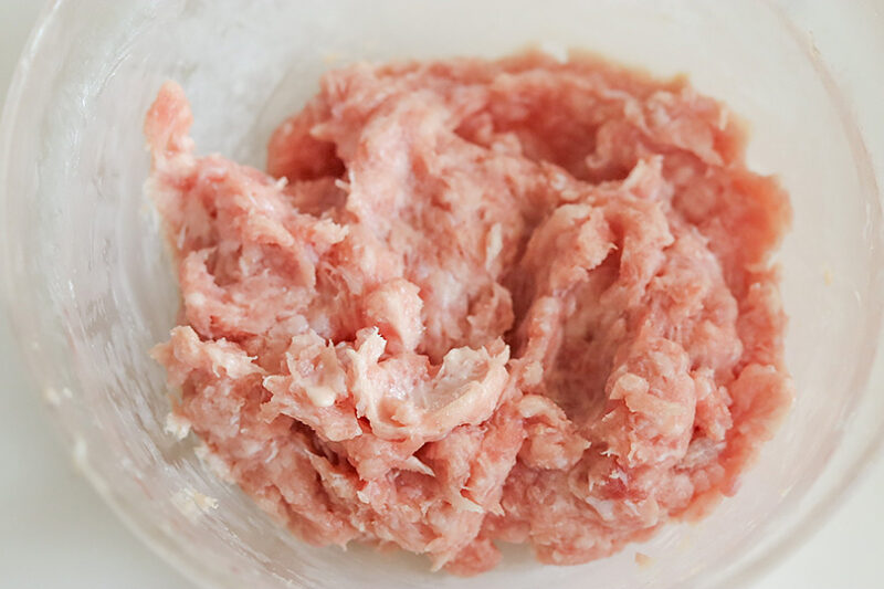 豚ひき肉、酒、しょうが、塩