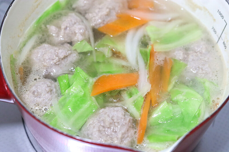 たまねぎ、キャベツを加える