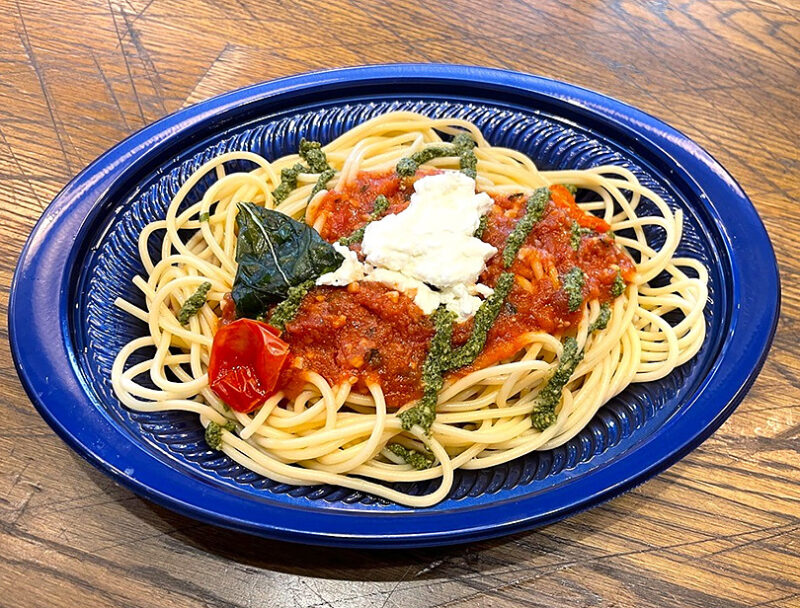 成城石井自家製 イタリア産リコッタチーズとバジルのトマトソースパスタ