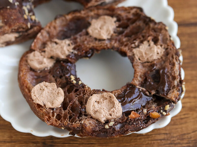 ファミマ トリプルチョコクロワッサンドーナツ