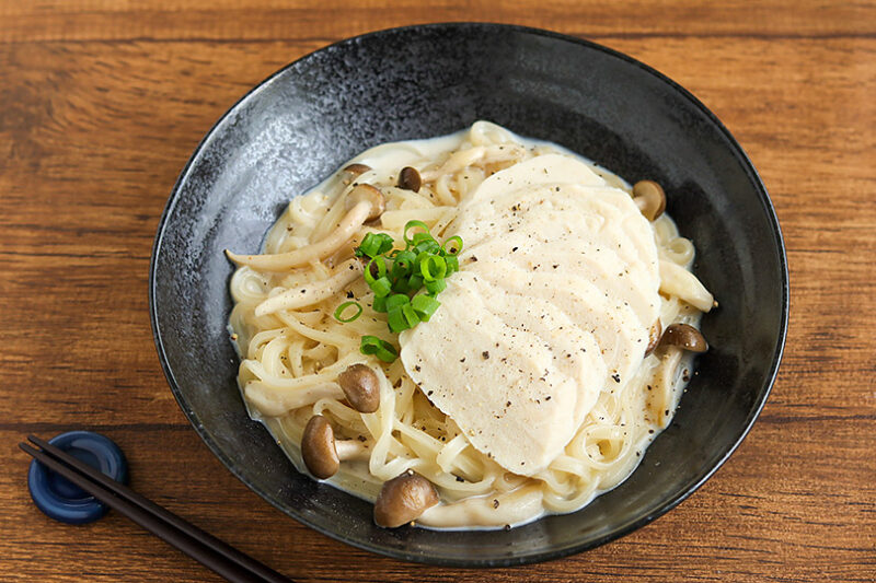 サラダチキンのチーズクリームうどん