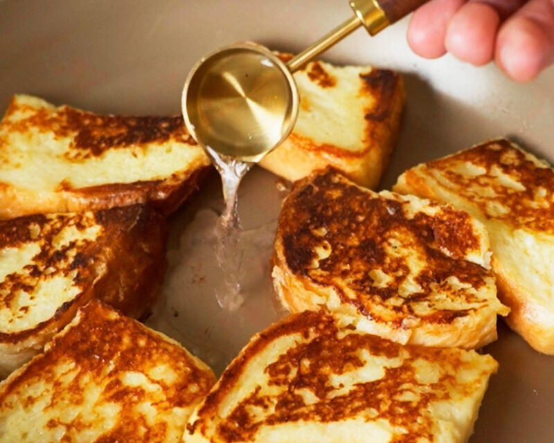 水をフチに注ぐ