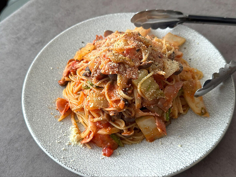 白菜と牛乳で作るトマトクリーム風パスタ