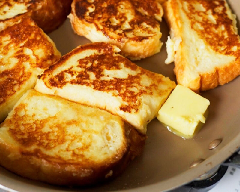 バターを入れて溶かす