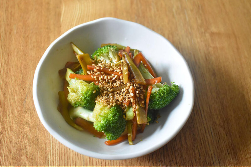 仕上げに金ごま