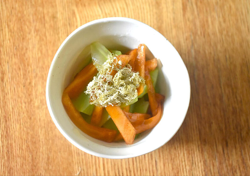 ブロッコリーの茎と柿の酢の物