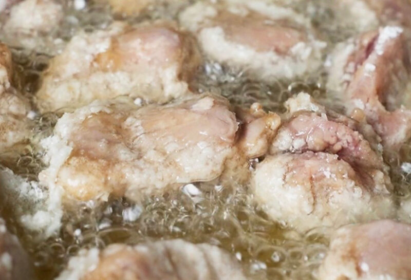 170℃の油でカラッと揚げる