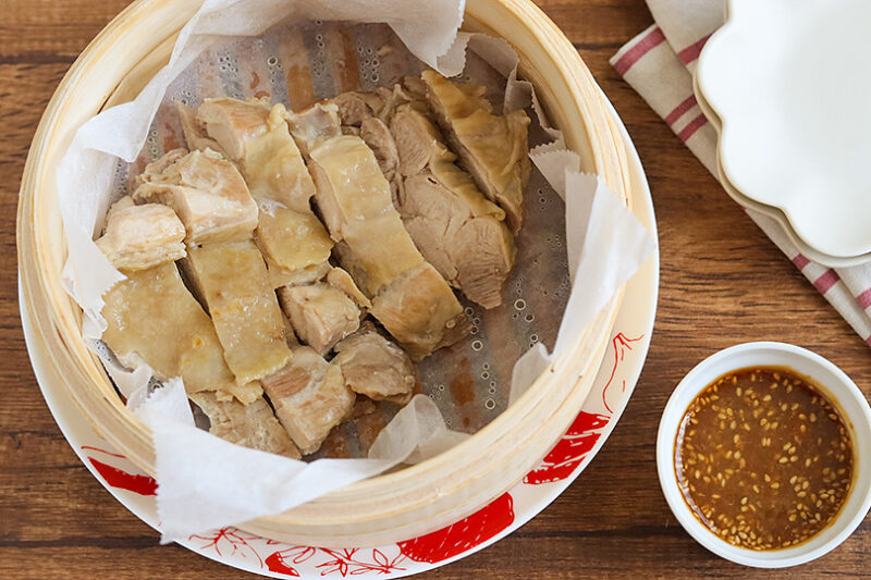 蒸し鶏の味噌だれ