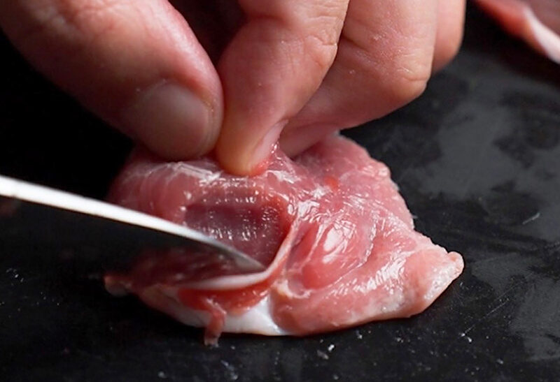 銀皮を剥がして切り取る