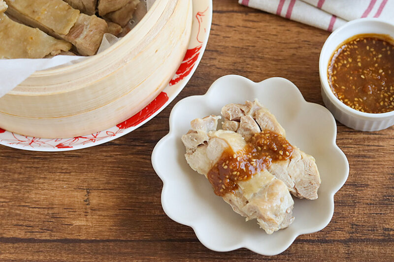 蒸し鶏の味噌だれ