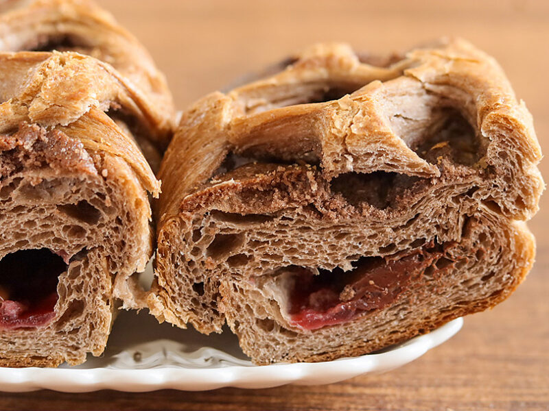 ファミリーマート ピエール マルコリーニ監修 ショコラデニッシュラズベリー