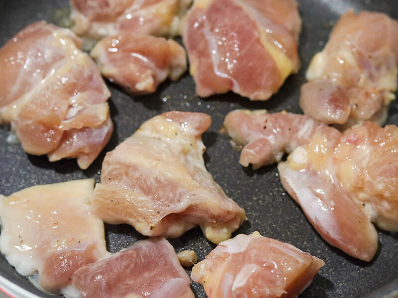 エキストラバージンオリーブオイルで皮目から焼く