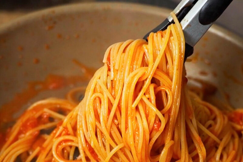 ソースとよく絡める